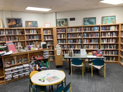 Bookshelves with tables in the center